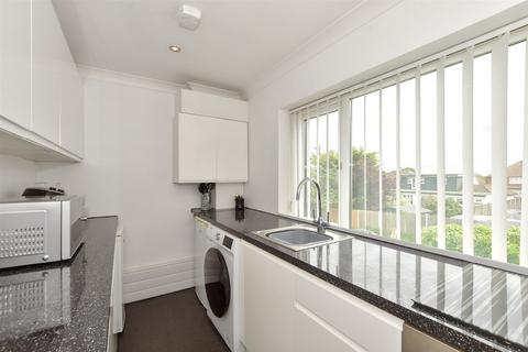 3 bedroom maisonette for sale, Doddinghurst Road, Brentwood, Essex