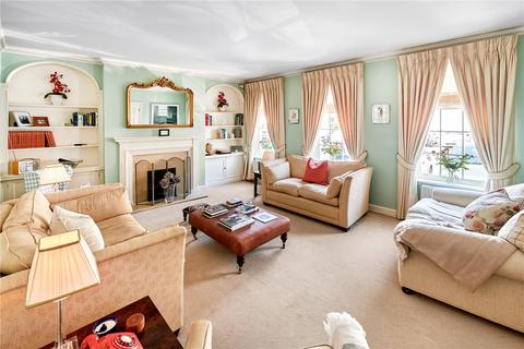 4 bedroom terraced house to rent, Castle Street, Farnham, Surrey, GU9