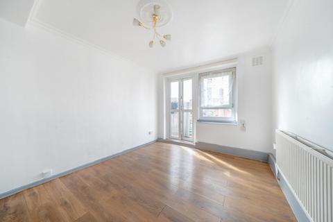 2 bedroom flat to rent, Stockwell Gardens Stockwell SW9
