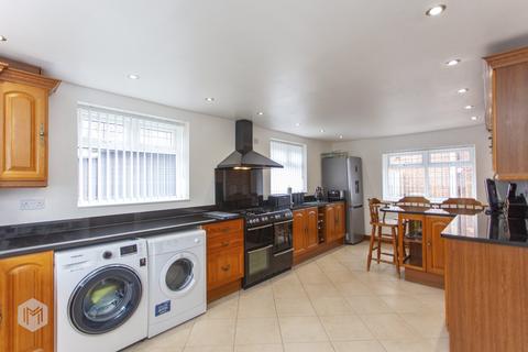14 Winston Close, Radcliffe, Manchester, M26 4WS