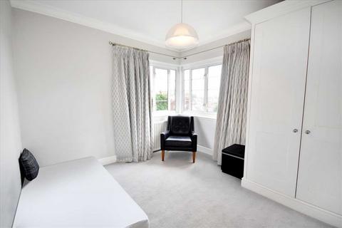 49 Watchfield Court, London, W4 4NB