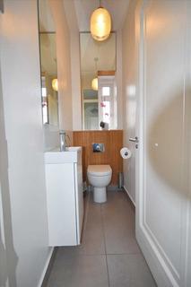 49 Watchfield Court, London, W4 4NB