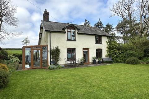 4 bedroom detached house for sale, Cefn Road, Glyn-Brochan, Llanidloes, Powys, SY18