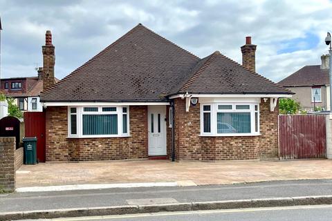 2 bedroom bungalow to rent, The Brent, Dartford, DA1