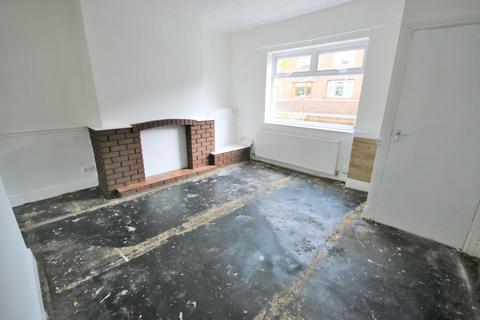 2 bedroom terraced house to rent, Whitledge Road, Wigan, WN4
