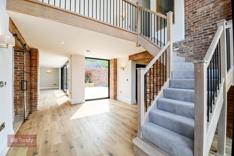 3 bedroom barn conversion for sale, Lichfield Road, Edial, Burntwood, WS7