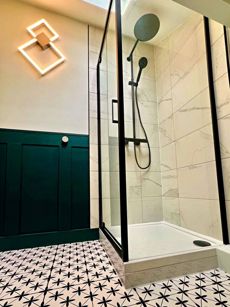 Shower Detail V