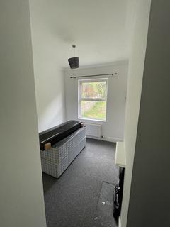 3 bedroom terraced house to rent, Kingston Road, Luton LU2