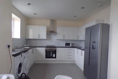 5 bedroom flat to rent, Shields Road, Newcastle upon Tyne NE6