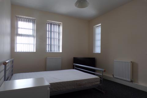 5 bedroom flat to rent, Shields Road, Newcastle upon Tyne NE6