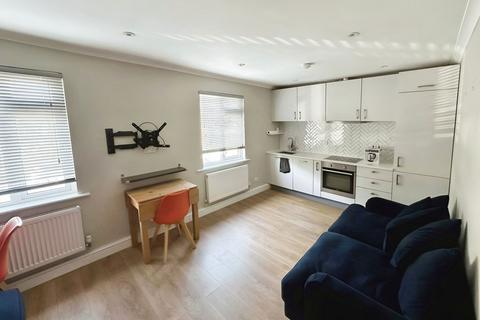 1 bedroom flat to rent, Rickmansworth Road, Pinner, HA5