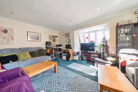 6 bedroom end of terrace house for sale, Chippenham Close, Pinner, Middlesex