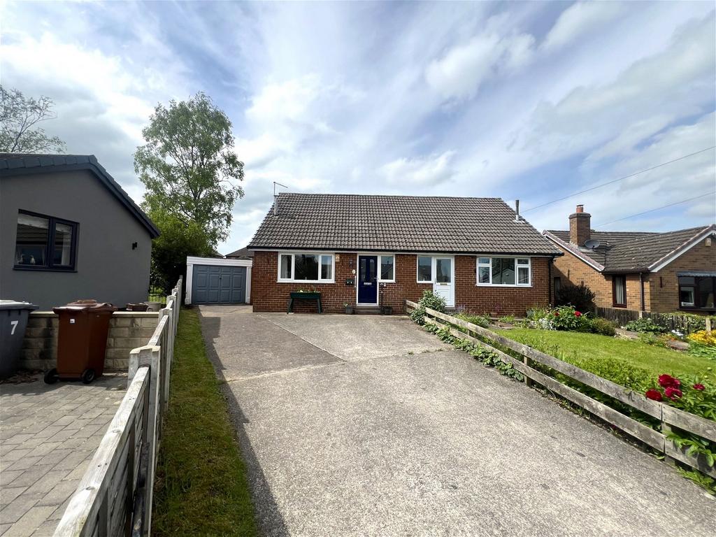 Park Lane, Penistone, S36 6DP 1 bed semidetached bungalow for sale £235,000