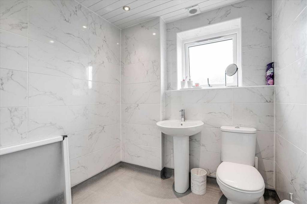Shower Room (1)