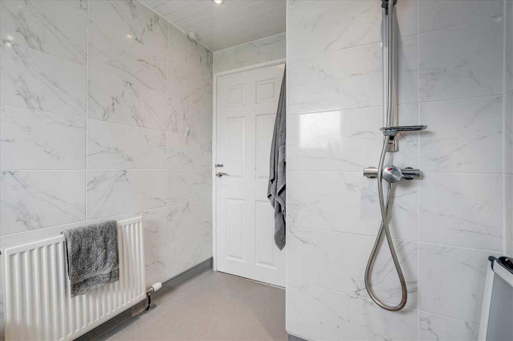 Shower Room (2)