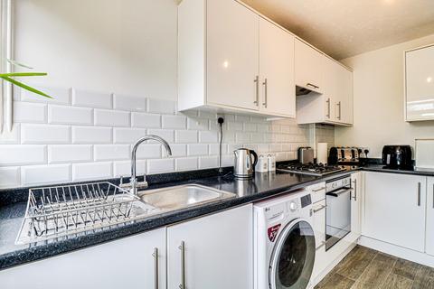 2 bedroom end of terrace house for sale, Willow Walk, Hadleigh, SS7