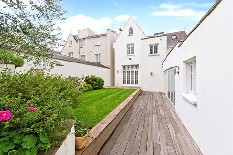 6 bedroom detached house to rent, Loudoun Road, St Johns Wood, London, NW8