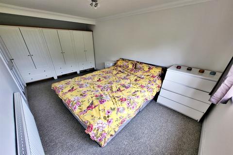 Flat 70, Wimbledon Hall, 3 Derby Road, East Cliff, Bournemouth, BH1 3PS