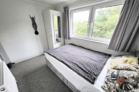 Flat 70, Wimbledon Hall, 3 Derby Road, East Cliff, Bournemouth, BH1 3PS