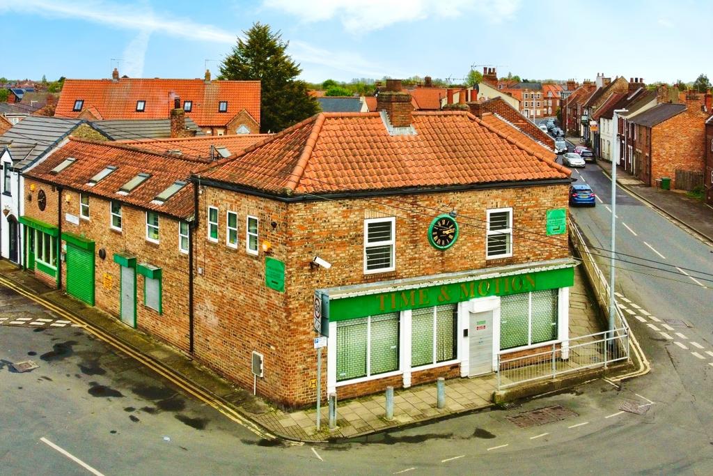 Beckside, Beverley, East Riding of... 5 bed semidetached house for