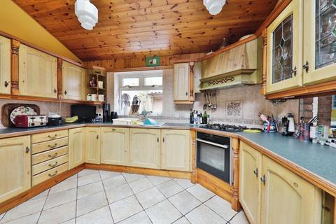 5 bedroom semi-detached house for sale, Beckside, Beverley, East Riding of Yorkshire, HU17 0PB