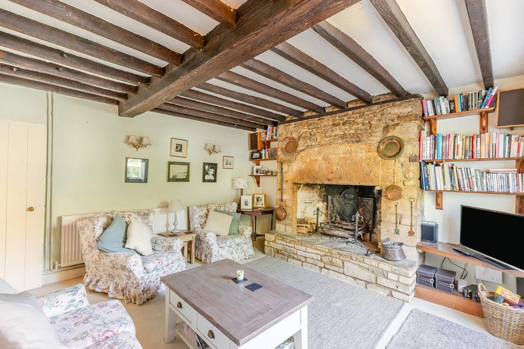 Barnsley, Cirencester... 2 bed semidetached house for sale £500,000