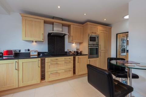 2 bedroom apartment for sale, Shoppenhangers Road, Maidenhead SL6