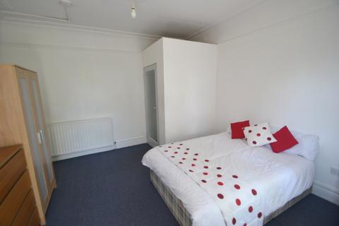 2 bedroom flat to rent, Musters Road, West Bridgford NG2
