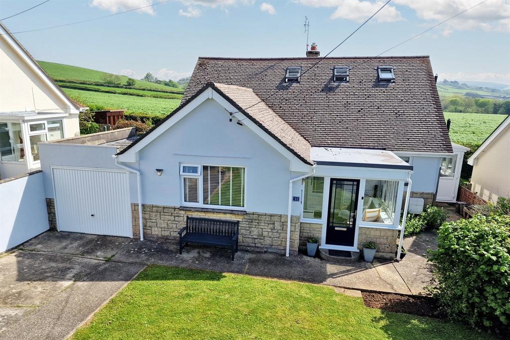 Shipton 3 bed detached bungalow for sale £625,000