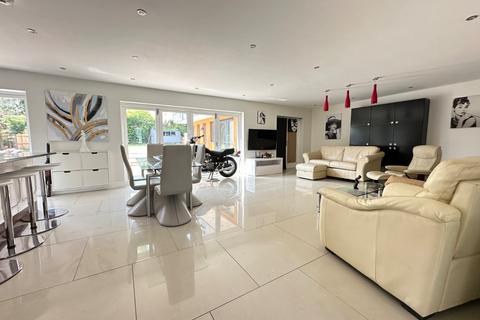 5 bedroom detached house for sale, Liphook Road, Lindford, Hampshire