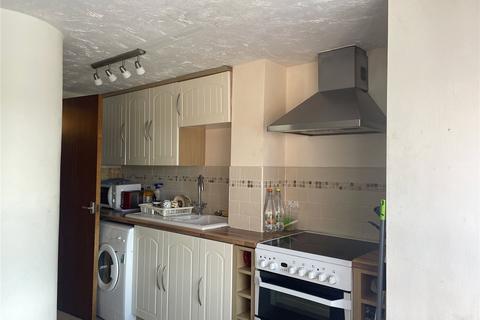 2 bedroom apartment for sale, Manor Road, Brackley, Northamptonshire, NN13