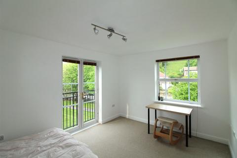 2 bedroom apartment to rent, Broom Mills Road, Leeds