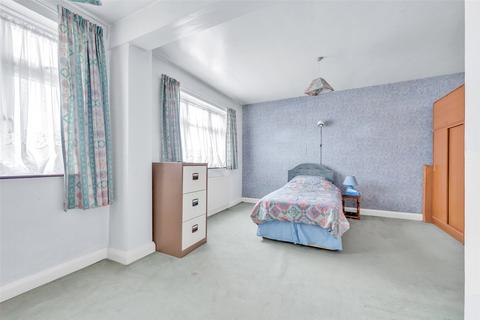 3 bedroom semi-detached house for sale, Appledore Avenue, Bexleyheath, Kent, DA7