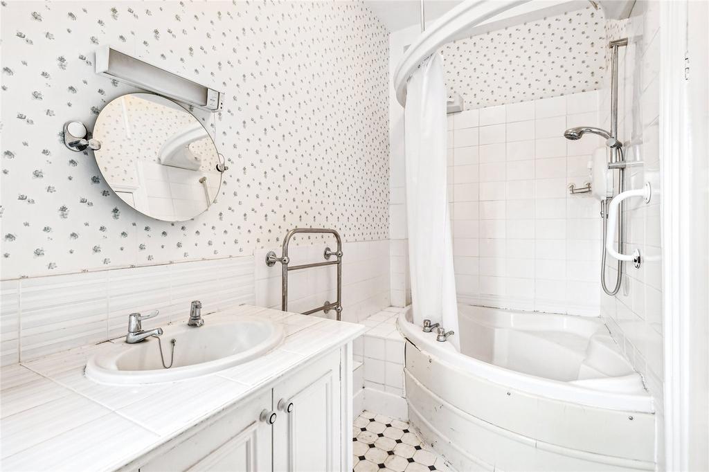 Main Bathroom