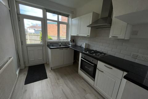 3 bedroom semi-detached house to rent, Terminus Road, Wirral CH62