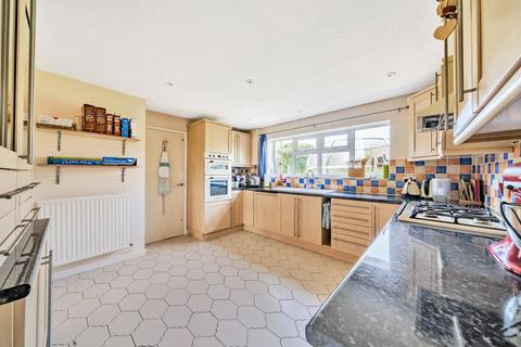 2 Curlew Gardens, Guildford, GU4 7DY