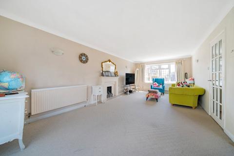 2 Curlew Gardens, Guildford, GU4 7DY
