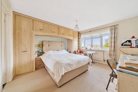 2 Curlew Gardens, Guildford, GU4 7DY