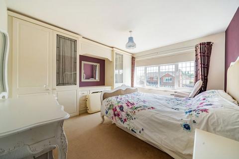 2 Curlew Gardens, Guildford, GU4 7DY