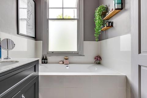 Flat 2, 42 Hornsey Lane Gardens, London, N6 5PB