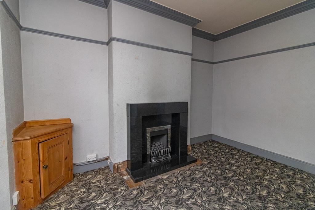 Harrow Road, Leicester, LE3 2 bed terraced house for sale £175,000