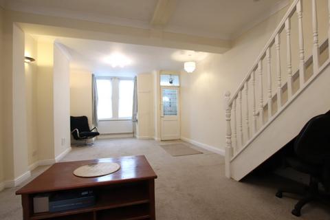 3 bedroom terraced house to rent, Bridport Road, Thornton Heath, CR7