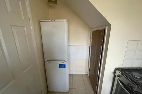 1 bedroom semi-detached house to rent, West Drayton UB7
