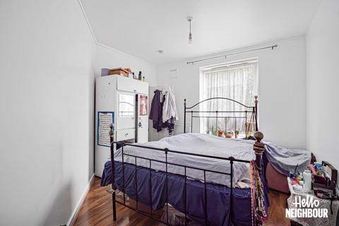 4 bedroom apartment to rent, Fairwall House, Peckham Road, London, SE5