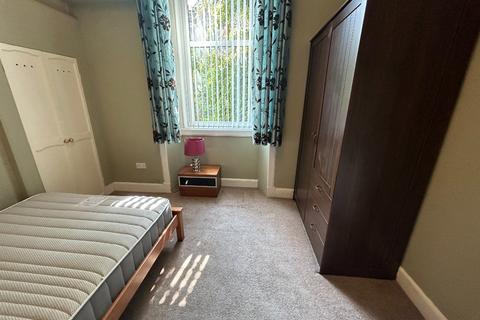 2 bedroom flat to rent, Bowhill Terrace, Trinity, Edinburgh, EH3