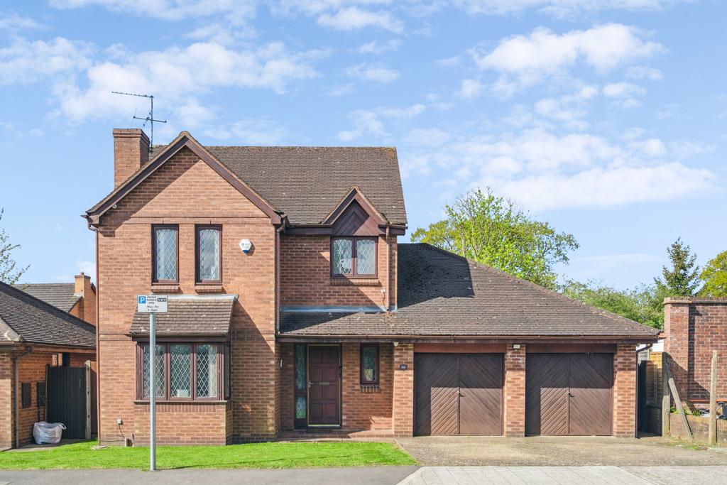 Tolcarne Drive, Pinner, HA5 4 bed detached house for sale £950,000