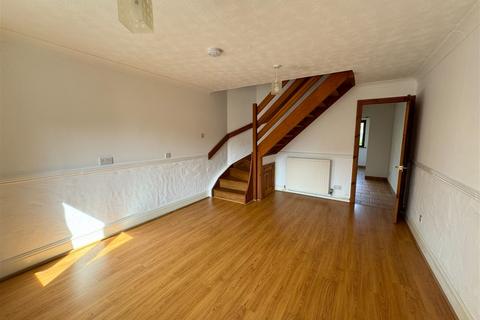 3 bedroom semi-detached house to rent, Little Oaks, Penryn, TR10 8RX