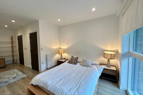 3 bedroom flat to rent, Purbeck Gardens