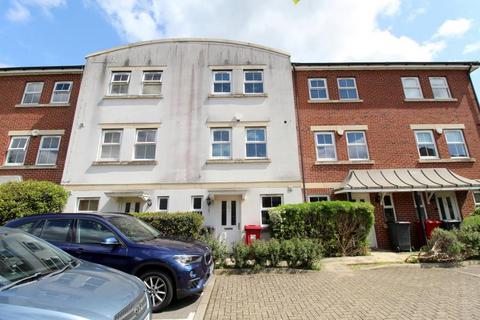 30 Tobermory Close, Slough, SL3 7JG