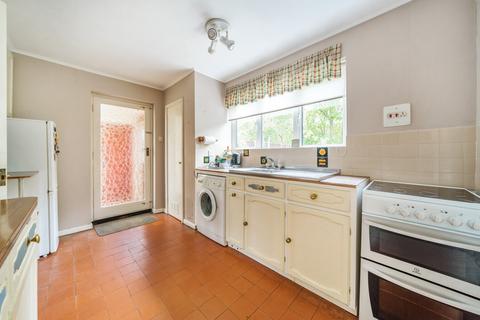 183 Applegarth Avenue, Guildford, GU2 8LP